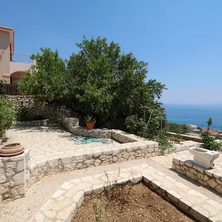 La Vista Mare Vlachata